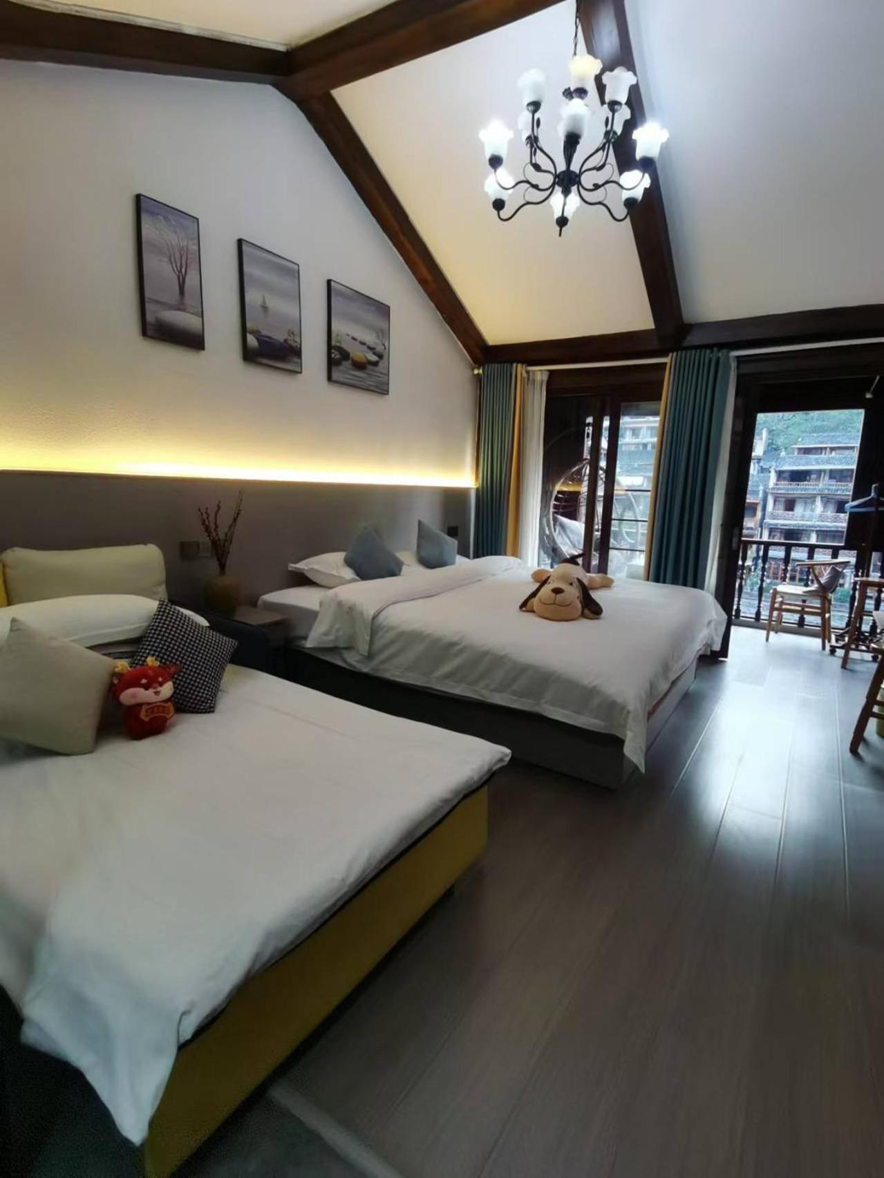 Fenghuang Ancient Town Lazy Cat Riverside Inn Exterior foto